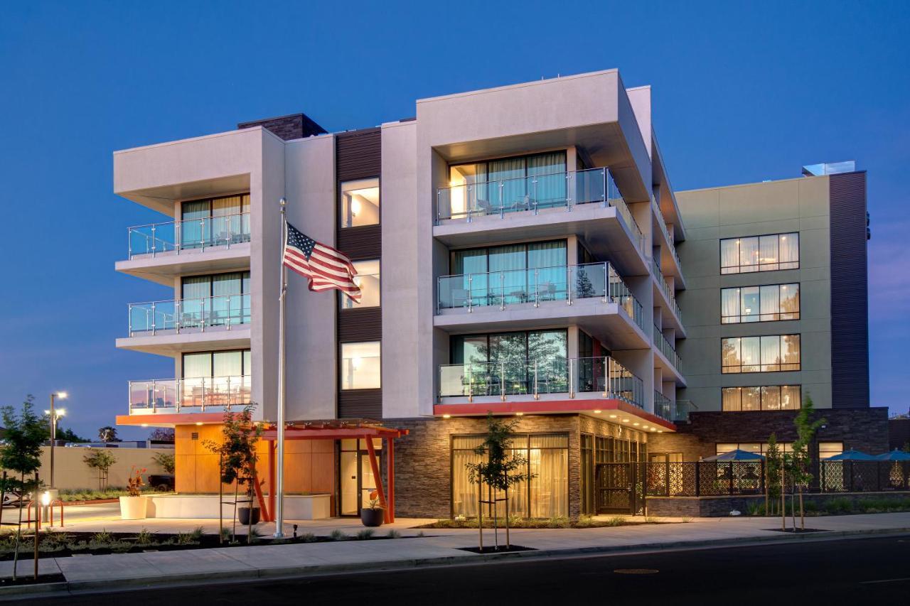 Hampton & Sunnyvale-silicon Valley, Ca